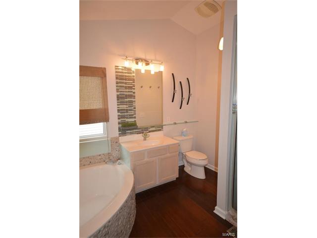 624 Canary Estates Dr, Ballwin, MO 63021 photo 32