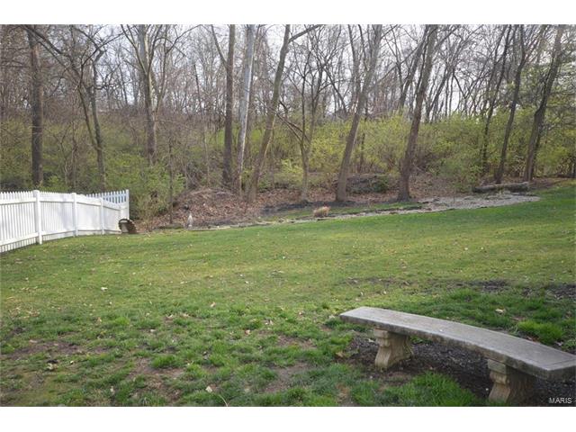 624 Canary Estates Dr, Ballwin, MO 63021 photo 3