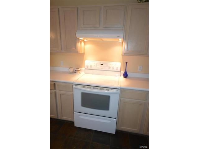 624 Canary Estates Dr, Ballwin, MO 63021 photo 13