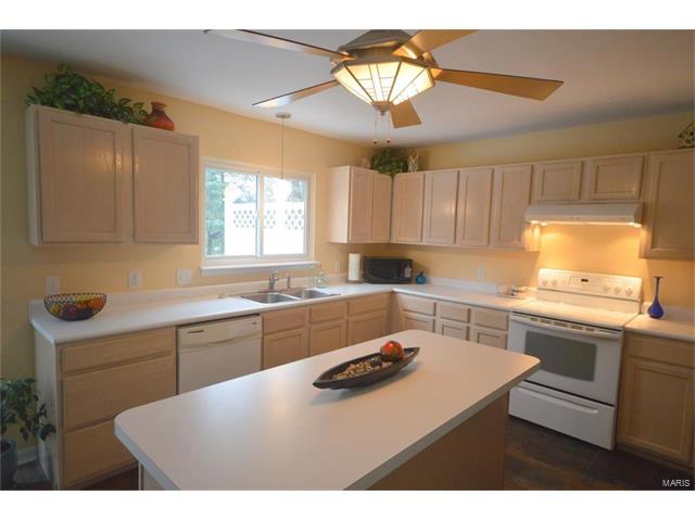 624 Canary Estates Dr, Ballwin, MO 63021 photo 12