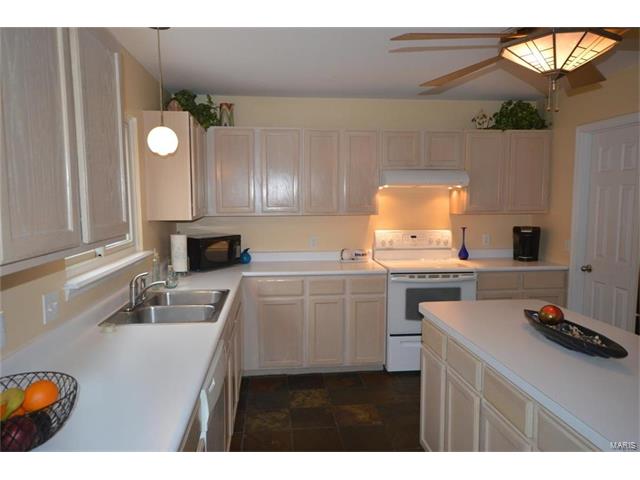 624 Canary Estates Dr, Ballwin, MO 63021 photo 11