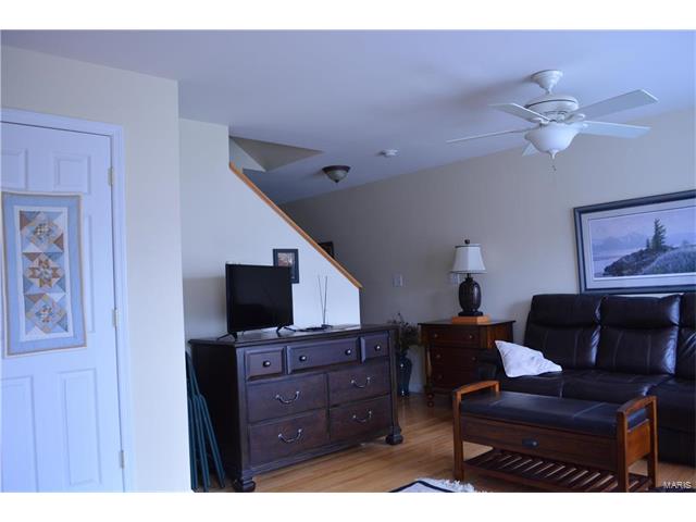 215 Shady Rock Ln, O'fallon, MO 63368 photo 5