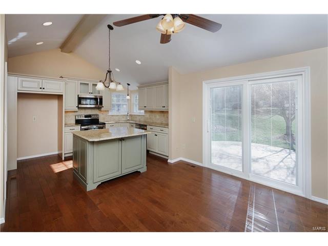 1551 Englebrook Dr, Wildwood, MO 63011 photo 8