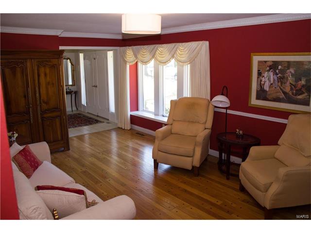 516 Kingridge Dr, Ballwin, MO 63011 photo 3