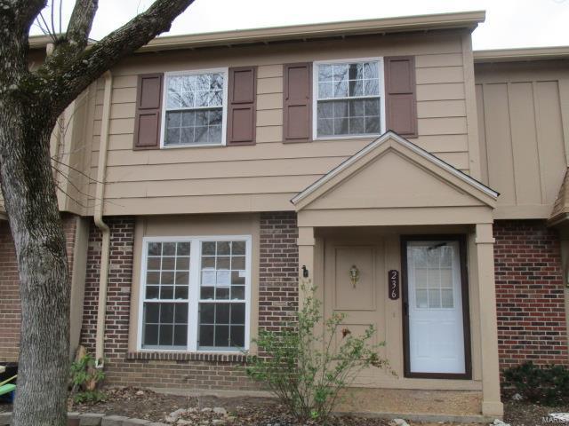 236 Carmel Woods Dr, Ellisville, MO 63021 photo 1