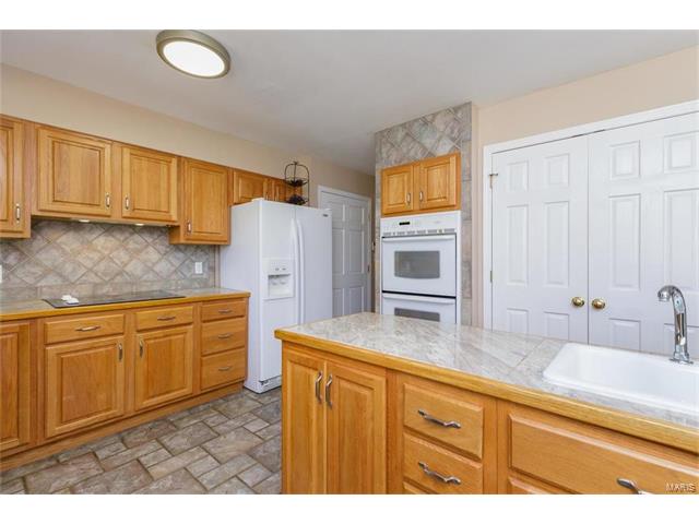 172 Spring Oaks Dr, Ballwin, MO 63011 photo 16