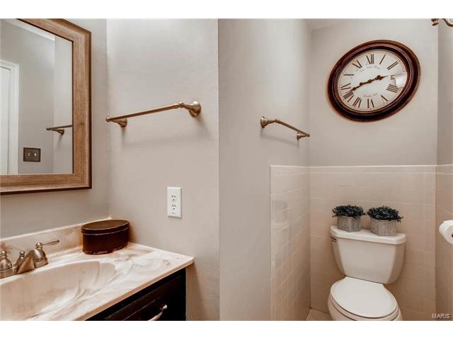242 Ashbourne Dr, Ballwin, MO 63011 photo 20