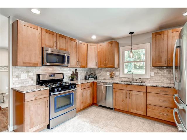 242 Ashbourne Dr, Ballwin, MO 63011 photo 8