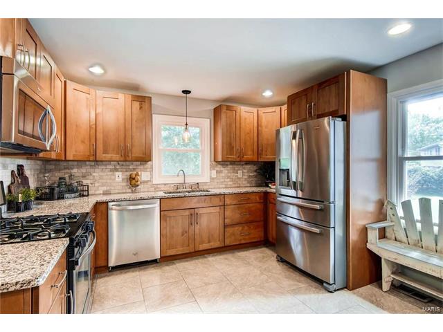 242 Ashbourne Dr, Ballwin, MO 63011 photo 7