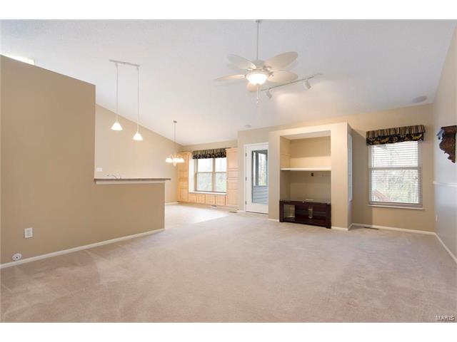 3047 Bromley Dr, O'fallon, MO 63368 photo 4