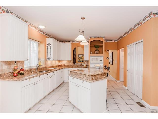 614 Crown Pointe Estates Ct, Ballwin, MO 63021 photo 7