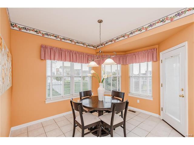 614 Crown Pointe Estates Ct, Ballwin, MO 63021 photo 8