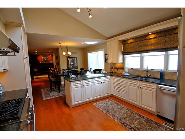 1603 Dalton Ter, Ballwin, MO 63021 photo 10
