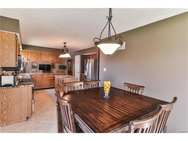 240 Old Stone Ct, O'fallon, MO 63368 photo 15