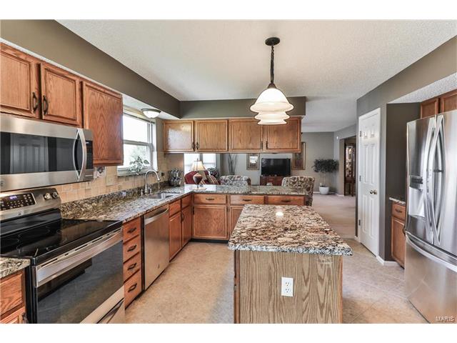 240 Old Stone Ct, O'fallon, MO 63368 photo 14