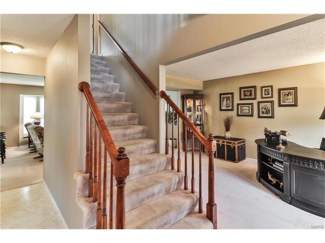 240 Old Stone Ct, O'fallon, MO 63368 photo 8