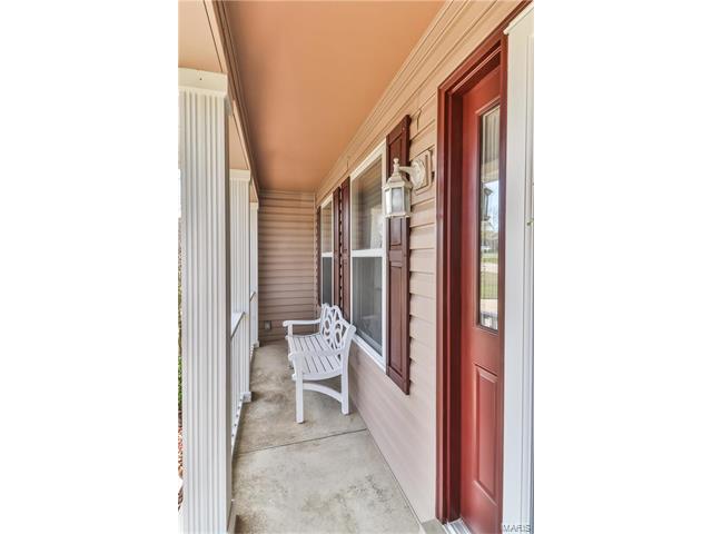 240 Old Stone Ct, O'fallon, MO 63368 photo 5