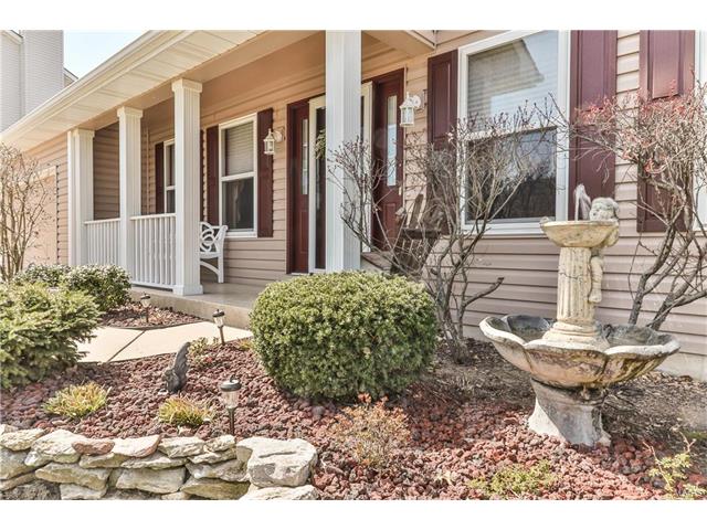240 Old Stone Ct, O'fallon, MO 63368 photo 4