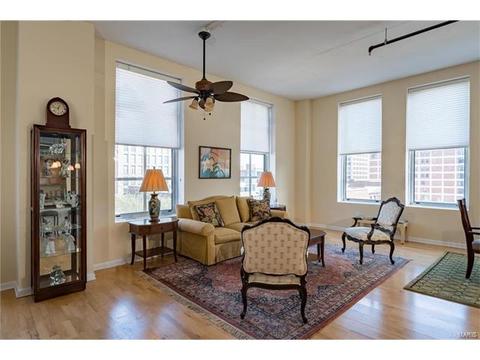 1501 Locust St #404, Saint Louis, MO 63103 photo 3