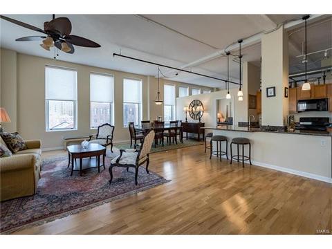 1501 Locust St #404, Saint Louis, MO 63103 photo 2
