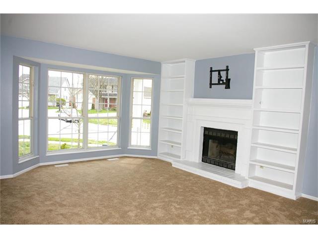 2505 Hidden Meadow Ln, Ballwin, MO 63021 photo 2