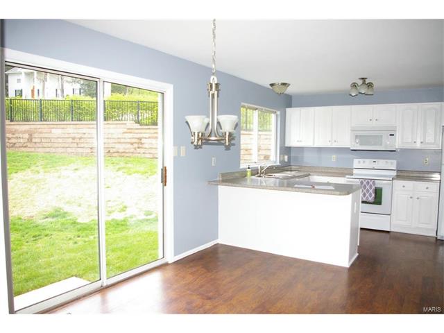 2505 Hidden Meadow Ln, Ballwin, MO 63021 photo 3