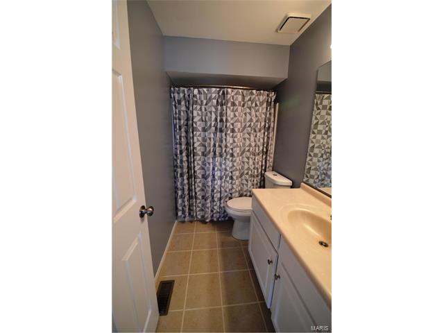 2505 Hidden Meadow Ln, Ballwin, MO 63021 photo 11