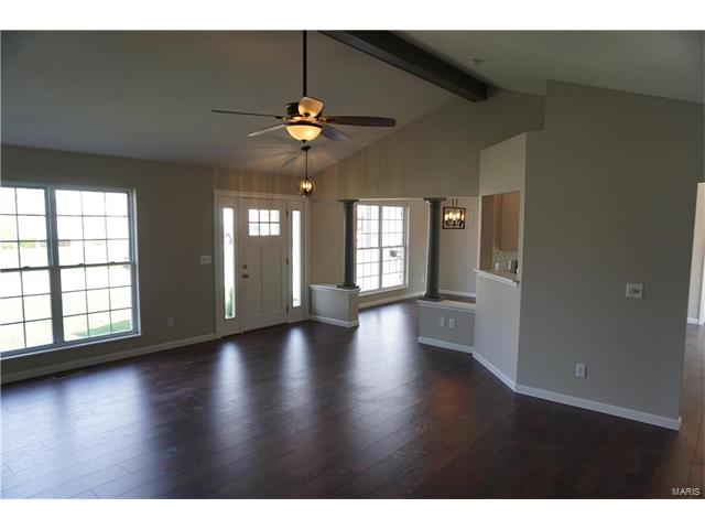 1446 Sunview Dr, O'fallon, MO 63366 photo 4