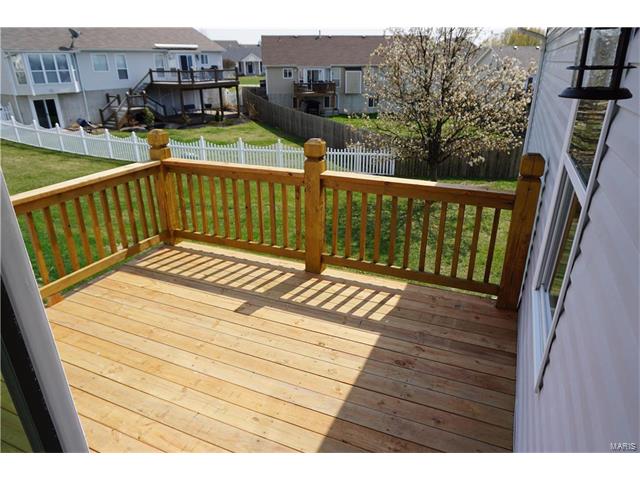 1446 Sunview Dr, O'fallon, MO 63366 photo 9