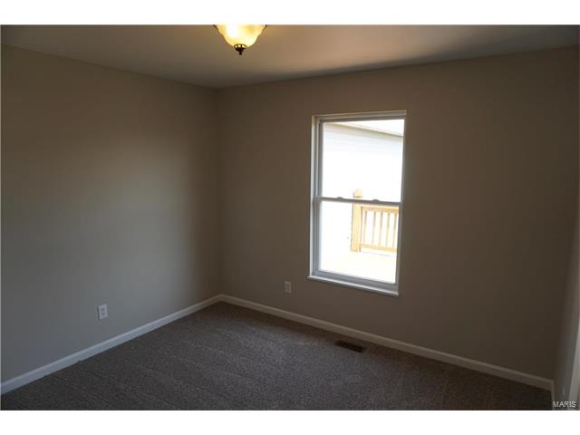 1446 Sunview Dr, O'fallon, MO 63366 photo 12