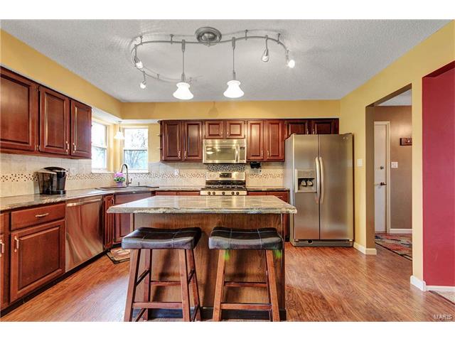 2585 Dunmore Cir, O'fallon, MO 63368 photo 8