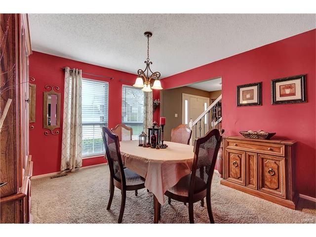 2585 Dunmore Cir, O'fallon, MO 63368 photo 3