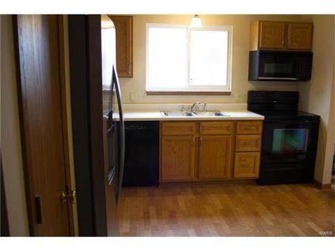 722 Whispering Willow Dr, O'fallon, MO 63366 photo 3
