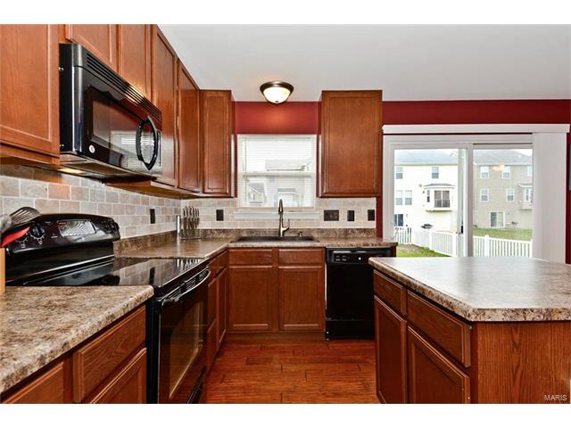 501 Springhurst Pkwy, O'fallon, MO 63368 photo 9