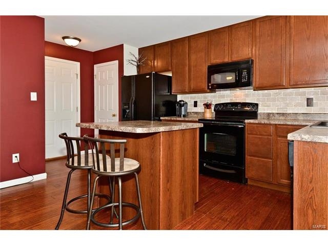 501 Springhurst Pkwy, O'fallon, MO 63368 photo 8