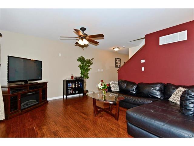 501 Springhurst Pkwy, O'fallon, MO 63368 photo 7