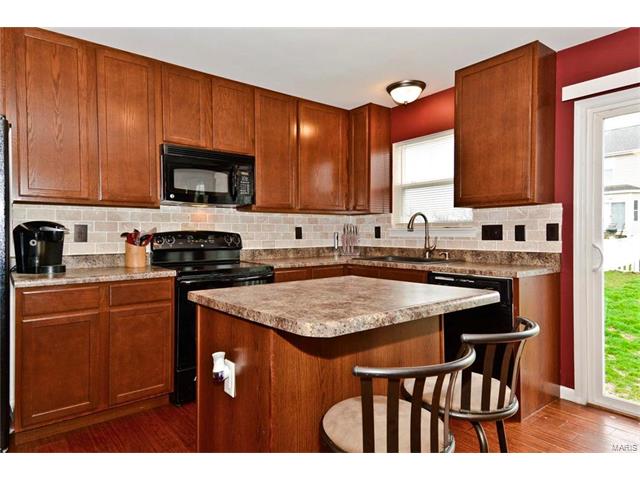 501 Springhurst Pkwy, O'fallon, MO 63368 photo 2