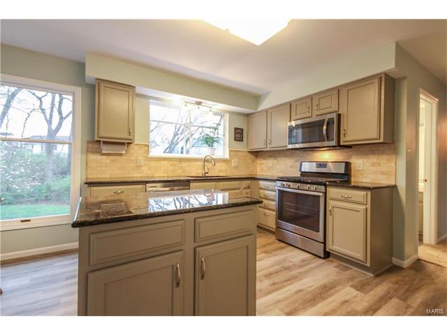 1470 Kentbrooke Dr, Ballwin, MO 63021 photo 14