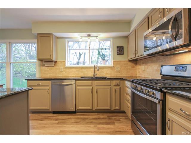 1470 Kentbrooke Dr, Ballwin, MO 63021 photo 13
