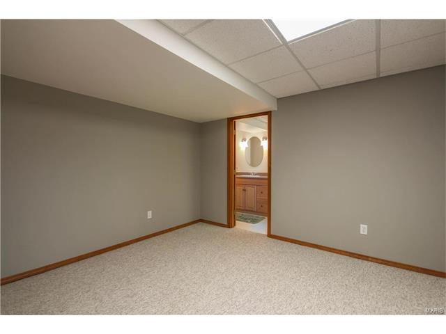 1470 Kentbrooke Dr, Ballwin, MO 63021 photo 31