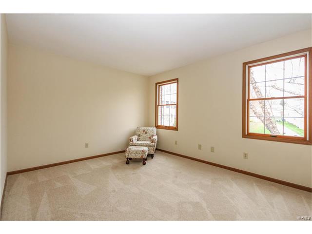 1470 Kentbrooke Dr, Ballwin, MO 63021 photo 25