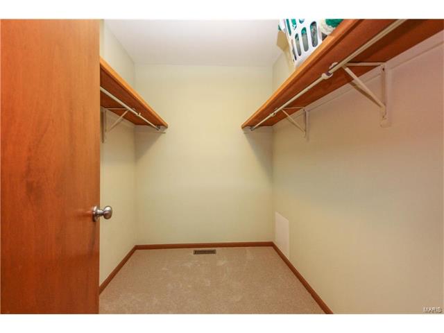 1470 Kentbrooke Dr, Ballwin, MO 63021 photo 21