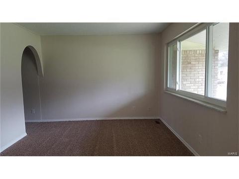 1124 Bromfield, Ballwin, MO 63021 photo 2
