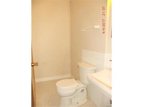 1124 Bromfield, Ballwin, MO 63021 photo 9