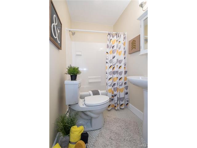 3215 Fee Fee Rd, Bridgeton, MO 63044 photo 13