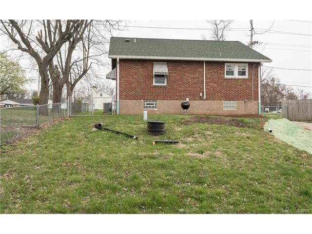 3215 Fee Fee Rd, Bridgeton, MO 63044 photo 18