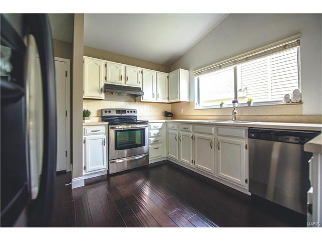 1008 Columbard Dr, Ballwin, MO 63021 photo 9