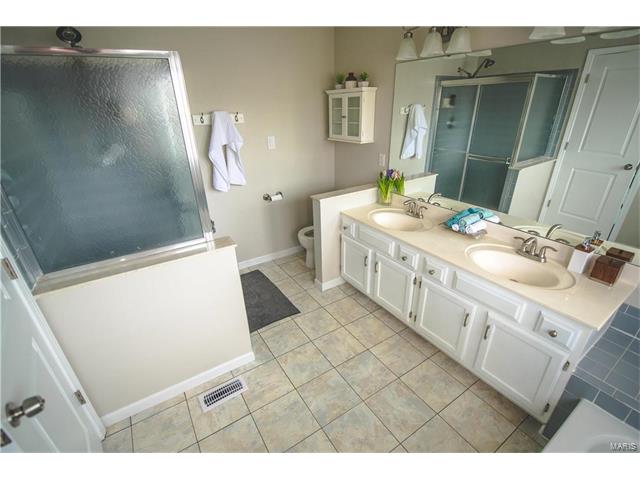 1008 Columbard Dr, Ballwin, MO 63021 photo 19