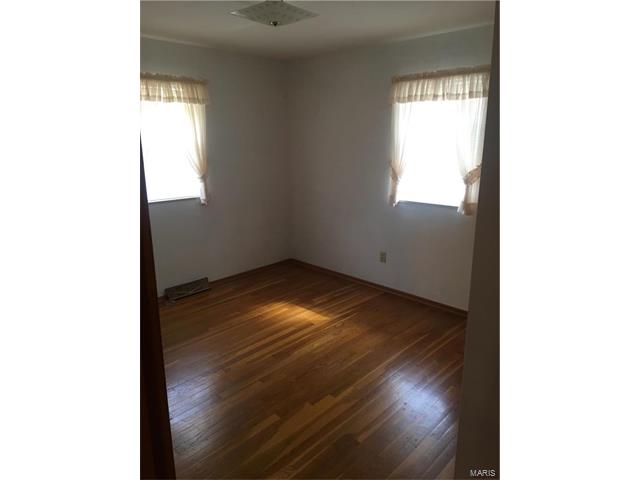 204 Capri Dr, O'fallon, MO 63366 photo 4