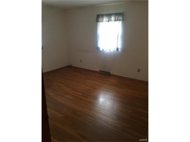 204 Capri Dr, O'fallon, MO 63366 photo 3